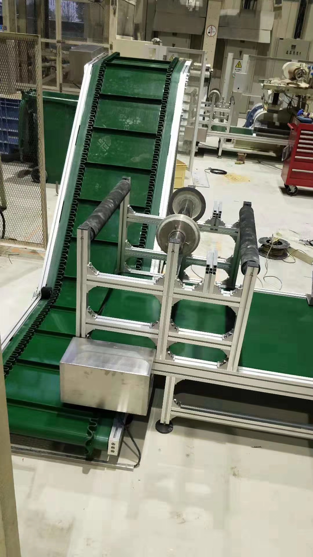 擋板上海皮帶輸送機(jī).jpg